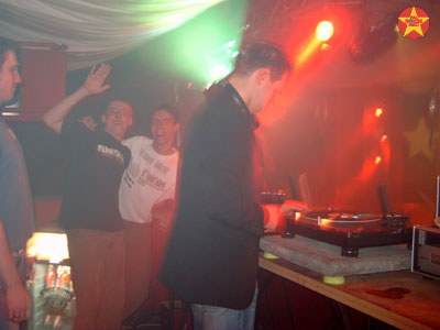 Full House Disco - your Disco needs you -