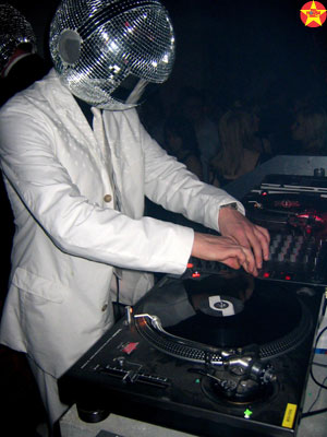 Full House Disco - your Disco needs you -