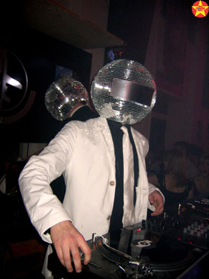 Full House Disco - your Disco needs you -